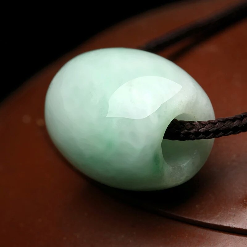 玉石缅甸翡翠a货桶珠吊坠锁骨链糯种淡绿色翡翠a货米珠桶珠玉挂件