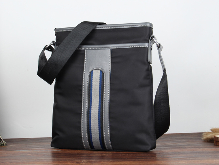 休闲单肩包男士小挎包尼龙牛津布包斜跨包男包潮流包竖款斜背包