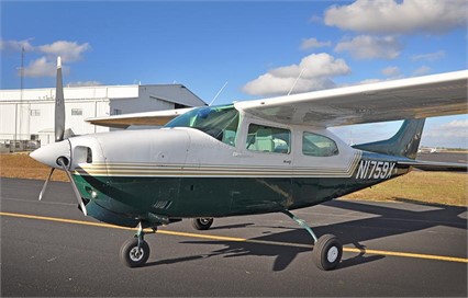 私人飞机 1975架cessna 210l 固定翼飞机