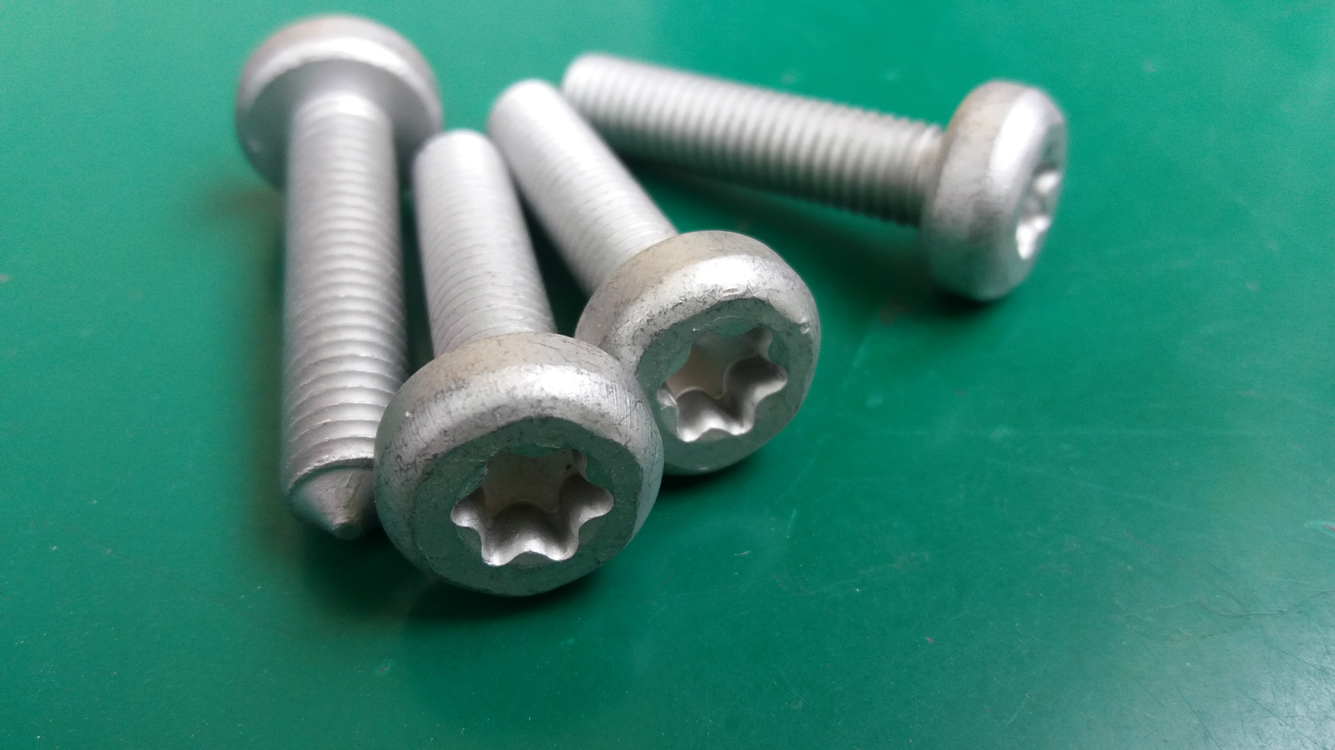 防盗螺丝三角槽螺钉 不锈钢防拆元头三角牙自攻螺钉 厂家非标定制