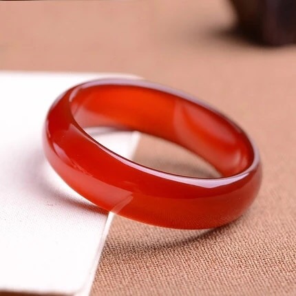 红玛瑙手镯 纯天然正品 红玉髓玛瑙玉石镯子时尚女款 流行饰品