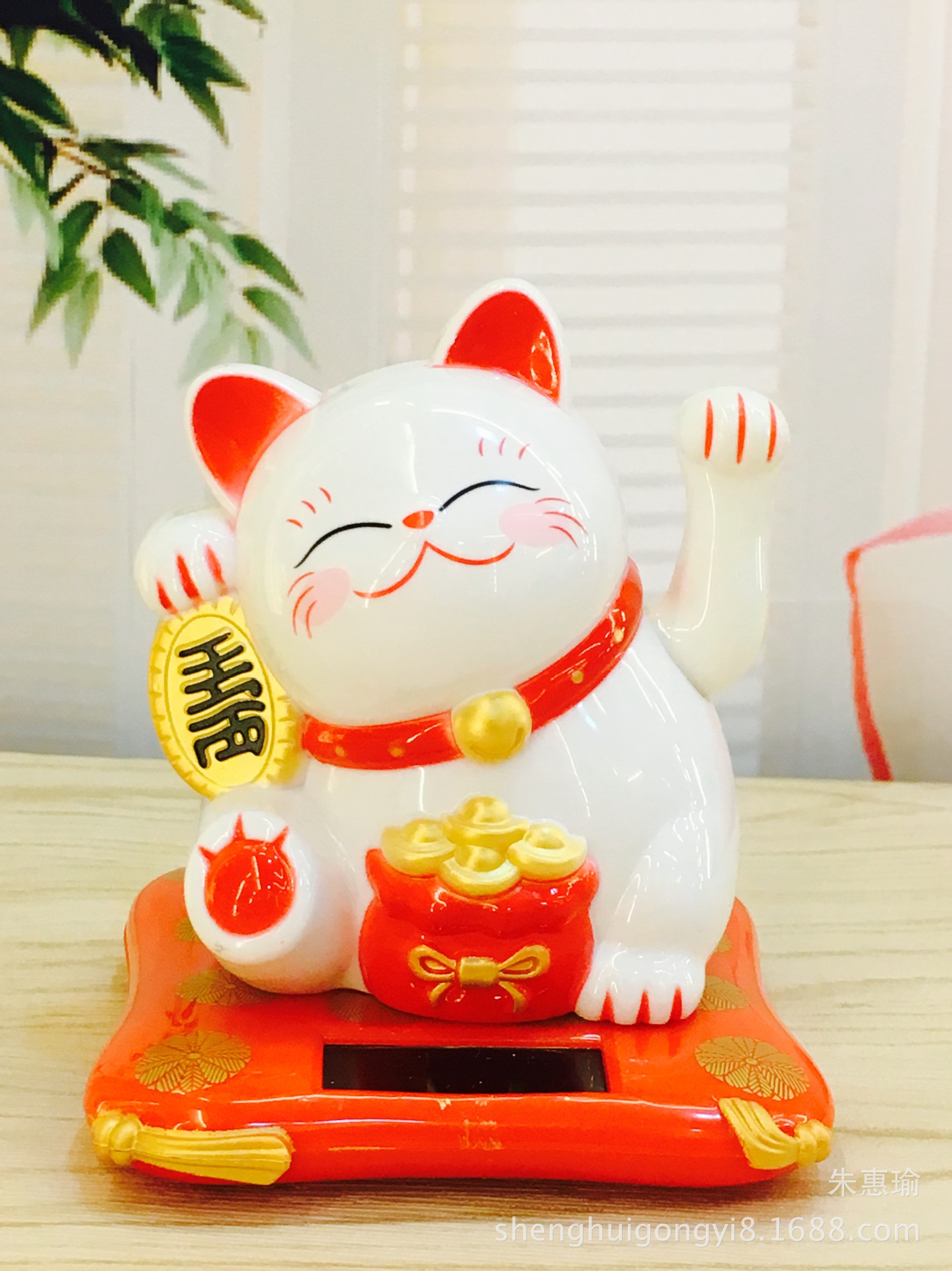 5寸太阳能摇手招财猫 款式多多开业办公家居礼品摆件