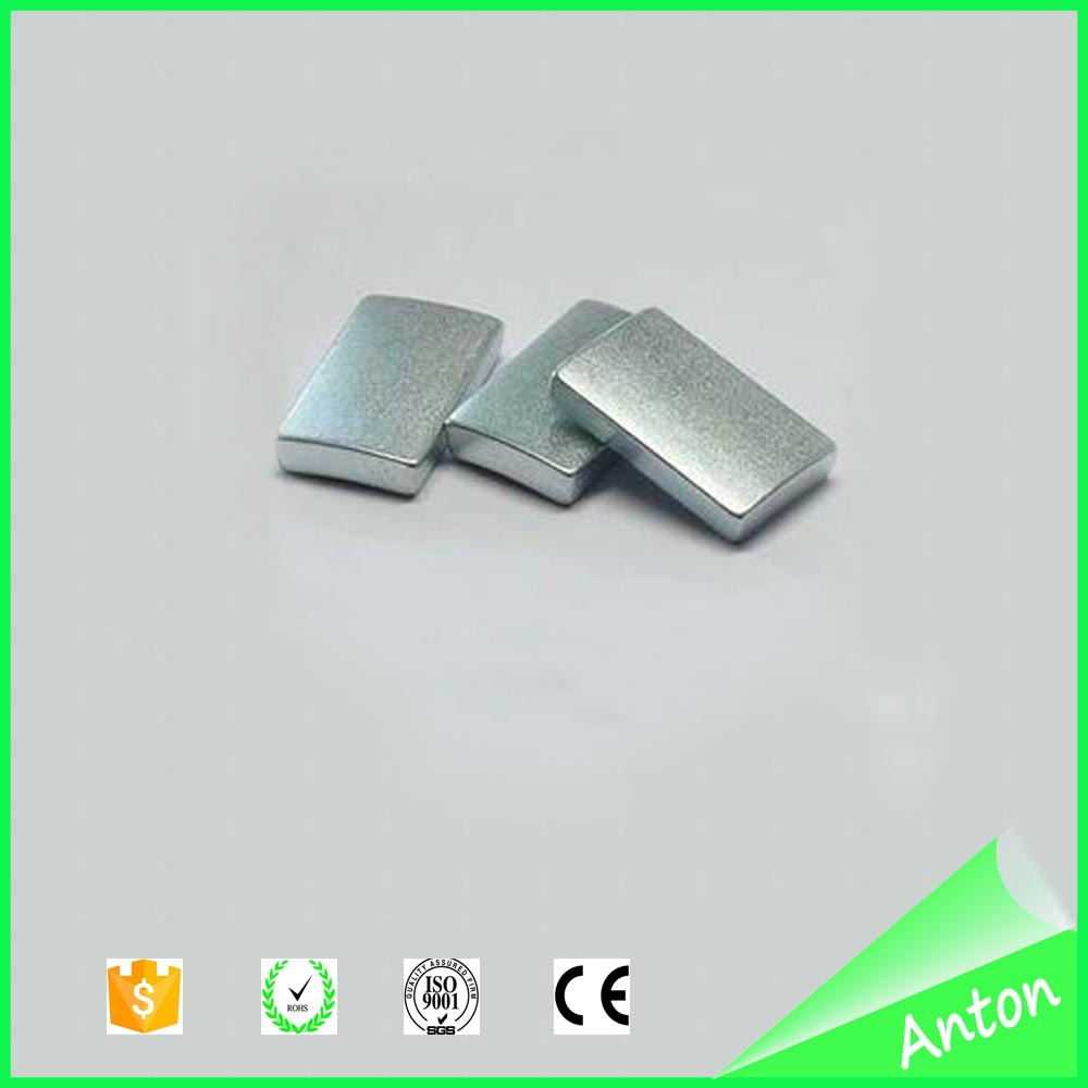厂家直销高品质稀土永磁材料耐高温磁铁烧结钕铁硼 小磁铁
