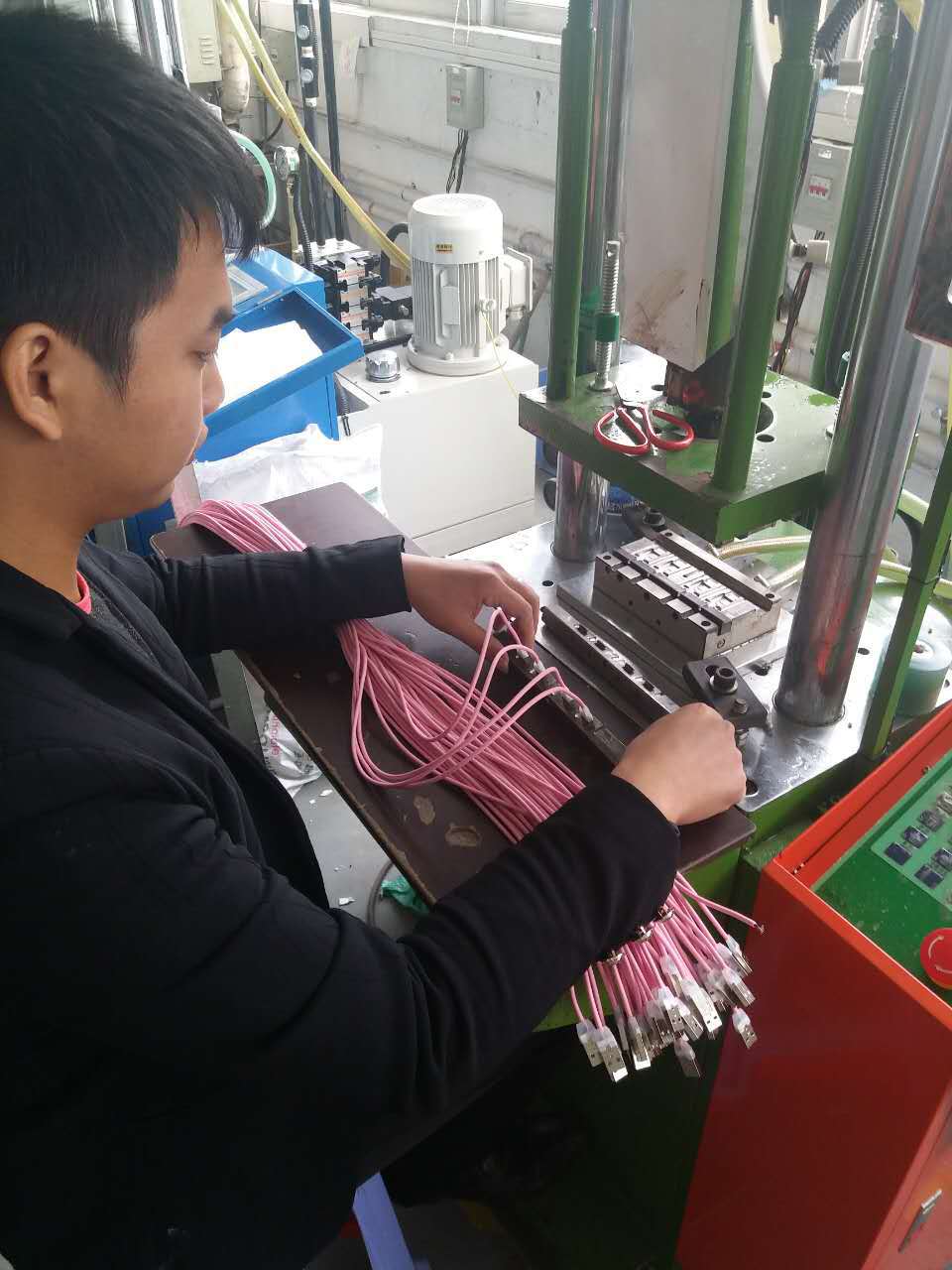 一拖三数据线手机三合一数据线 20公分充