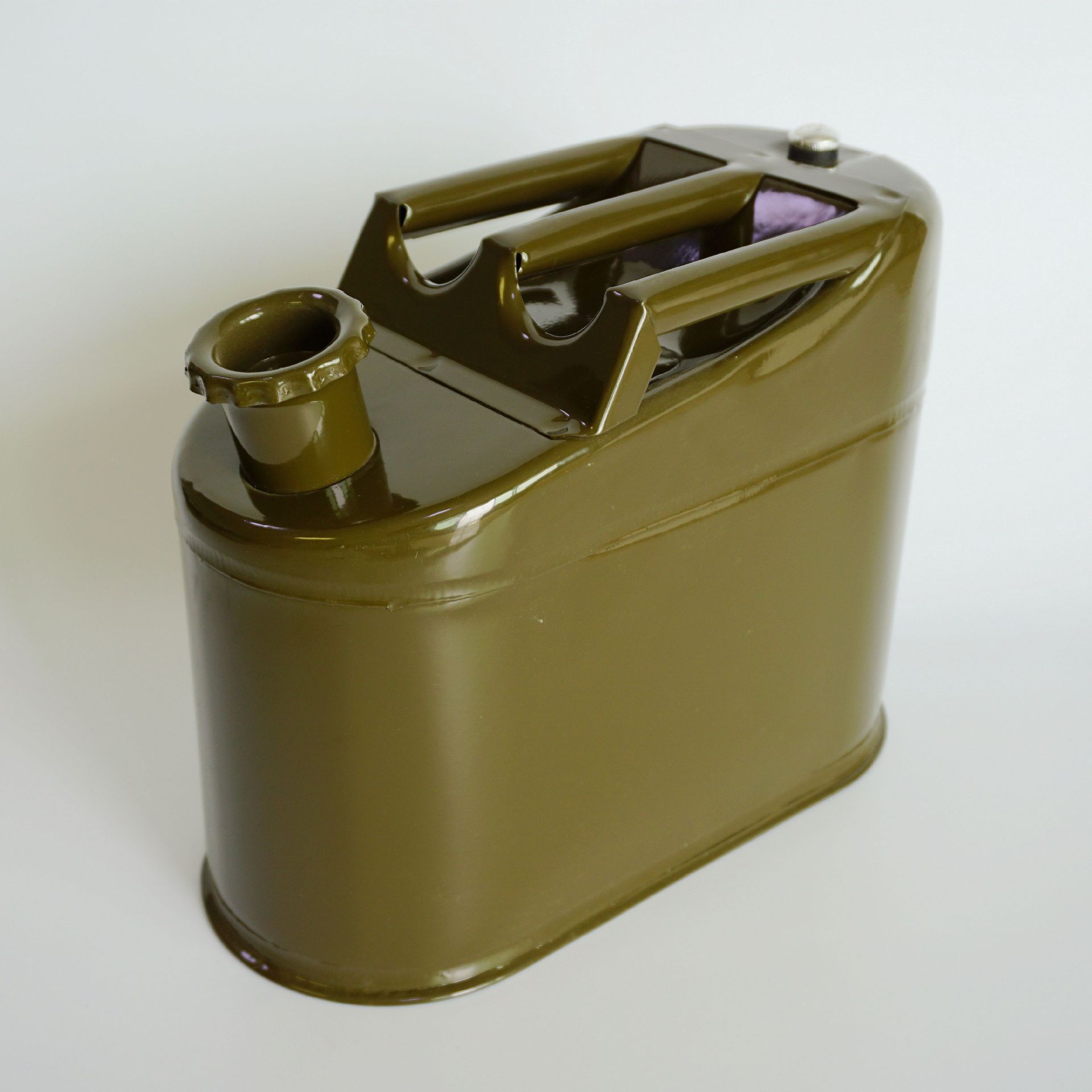 加厚立式5l便携式金属油桶 厂家直销车载油箱 批发供应 汽油桶