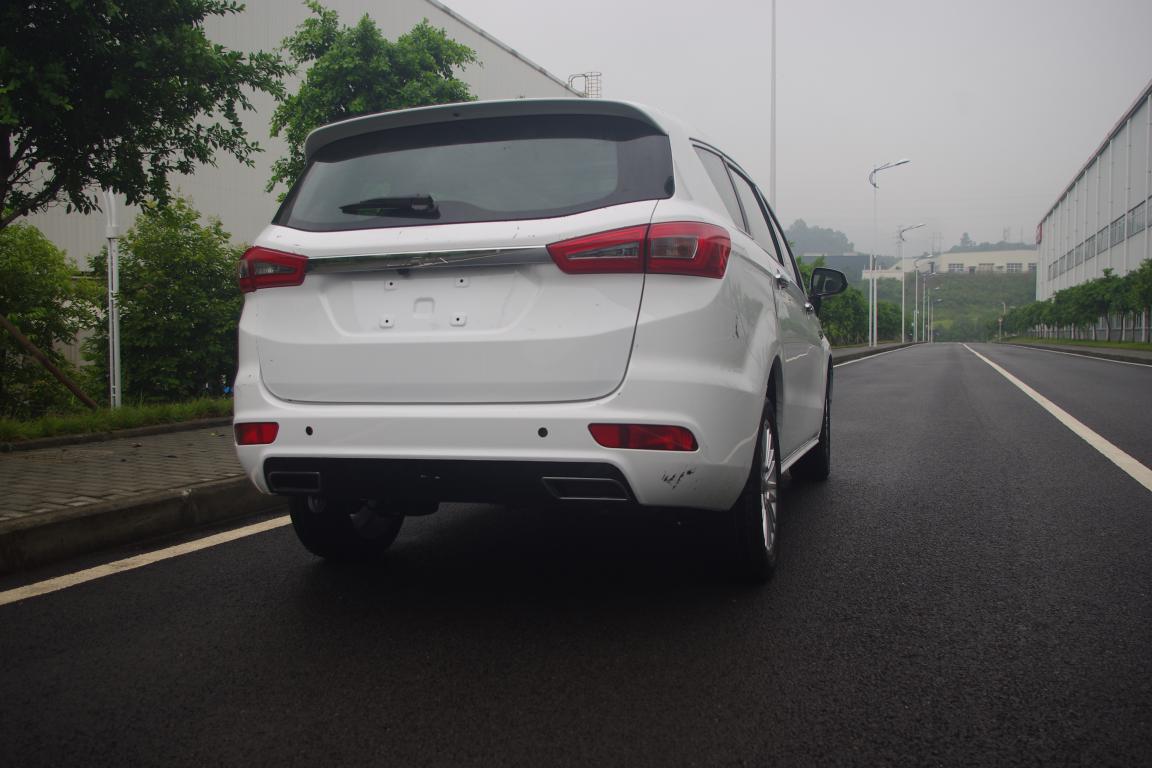 8的排量挺合适的,毕竟黄金排量