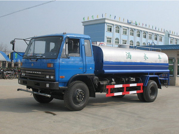 东风153洒水车【12-15吨】设计 东风153洒水车【12-15吨】
