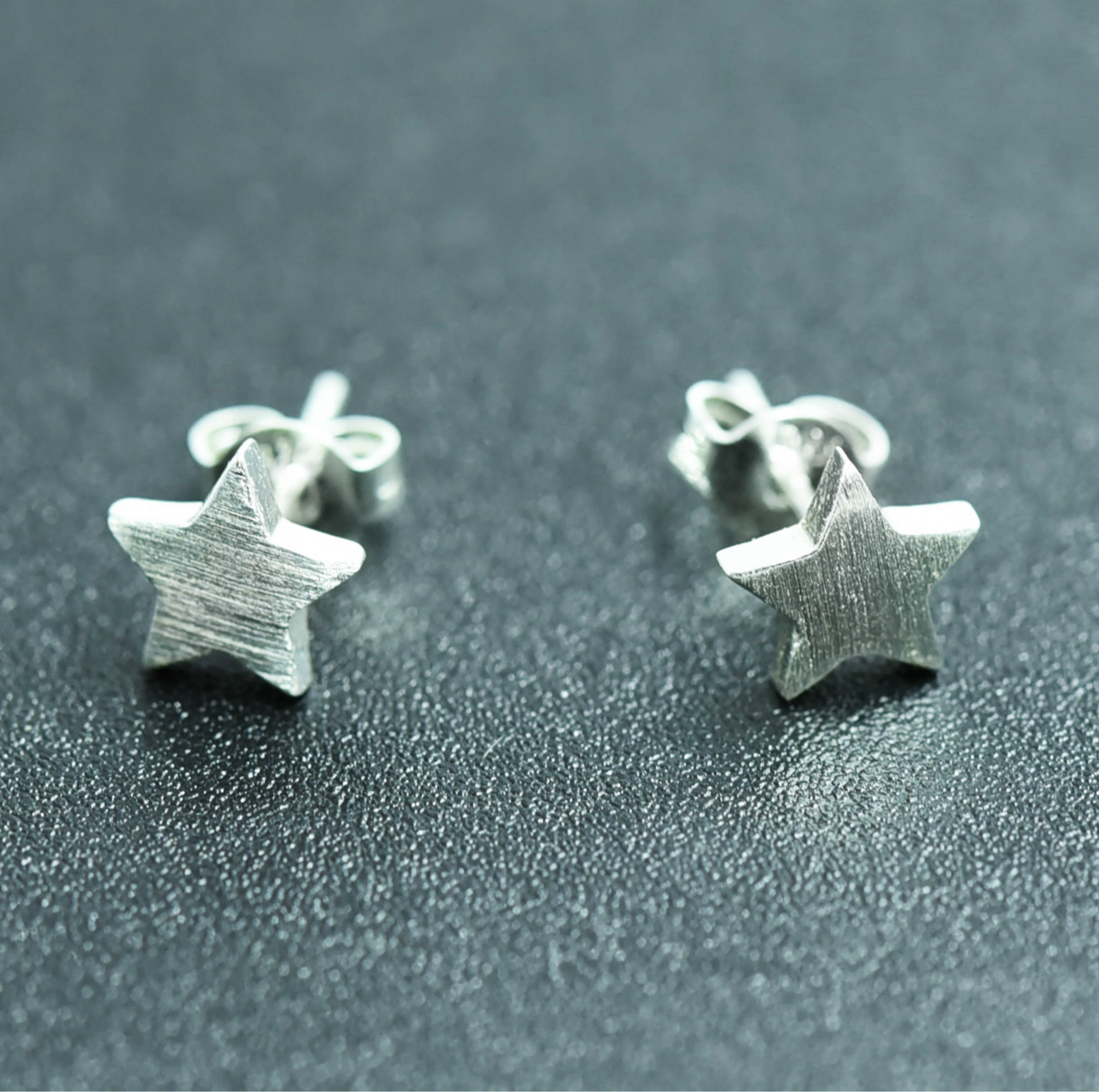 新品铜镀银耳钉女款 优雅拉丝五角星星磨砂耳环 清新简约韩版饰品