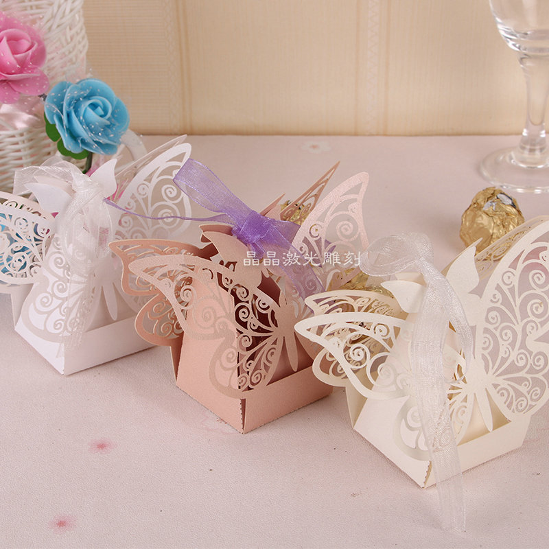 现货创意结婚蝴蝶结喜糖盒 节日用品礼盒婚庆镂空彩带喜糖盒批发