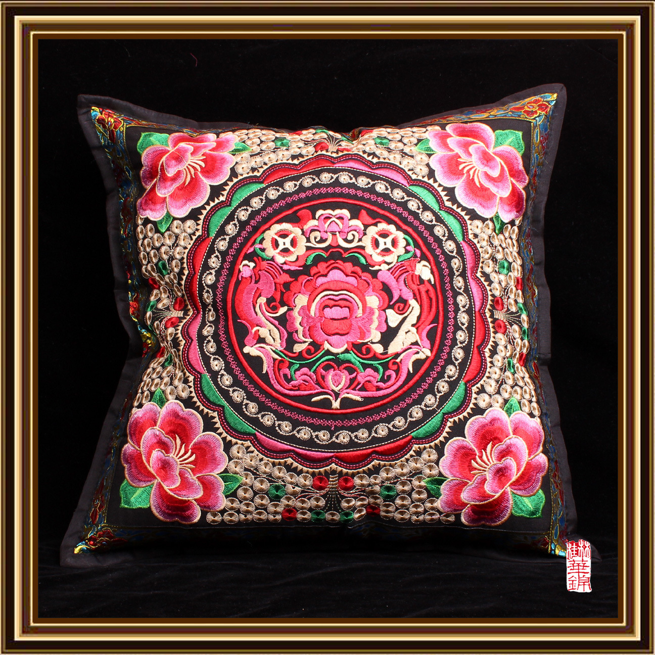 民族特色绣花抱枕套 布艺家饰 整片绣蝴蝶靠垫 饰品 44*44cm