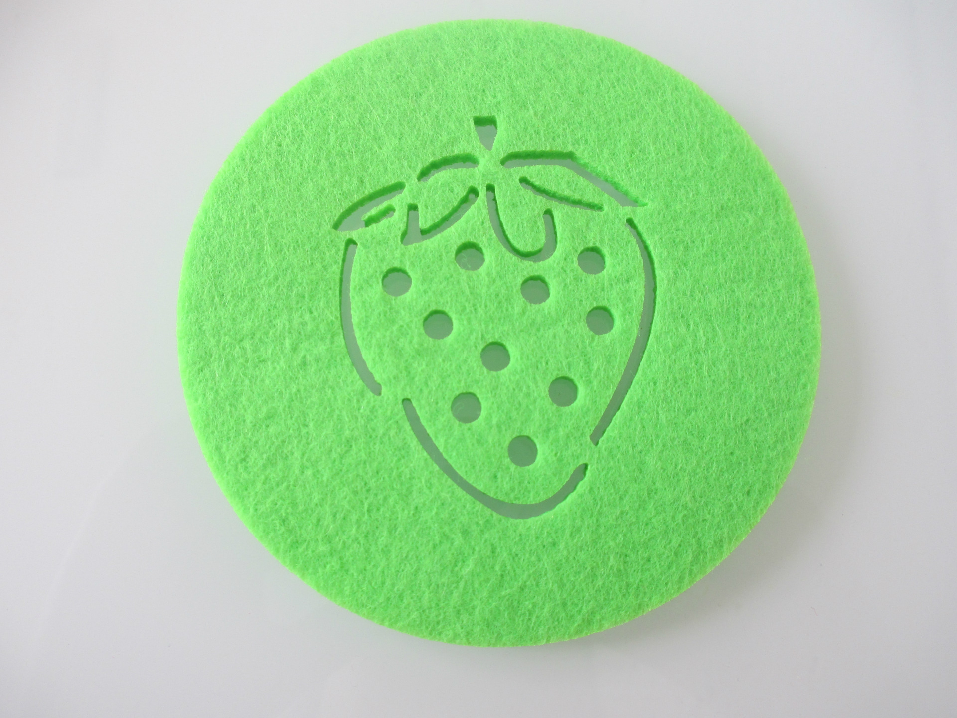 环保精美时尚镂空草莓隔热杯垫 小清新毛毡礼品杯垫