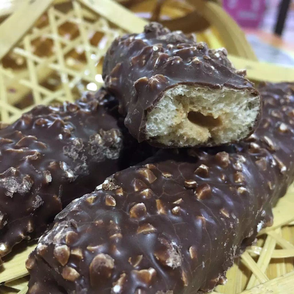 巧克力大果粒米果 白巧克力 黑巧克力米果