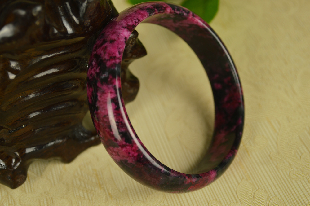 天然青海桃花玉手镯 幸运桃花石镯子 鸡血梅花玉镯 蔷薇辉石玉镯