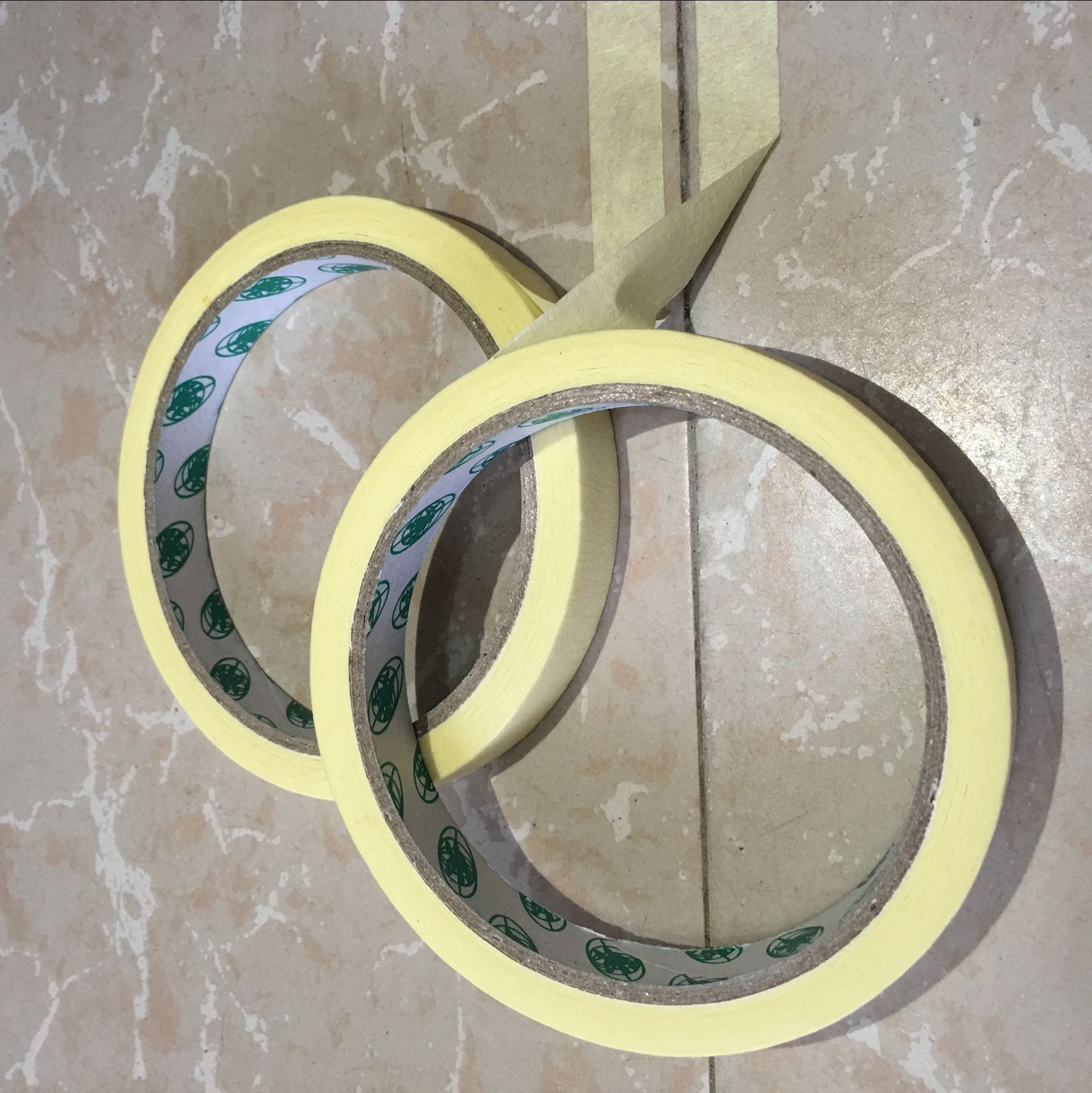 美纹纸和纸 地板胶带米黄色高温美纹纸胶带汽车喷漆**遮蔽纸-找大米