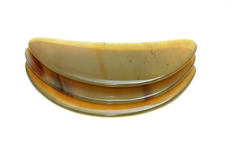 批发黄水牛角刮痧板 半月型刮痧片 牛角精品刮痧板按摩片适用全身