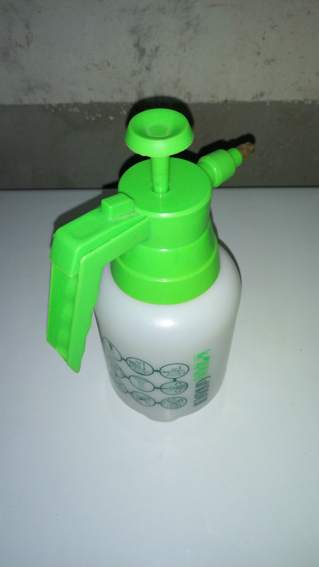 养蜂工具 小型手动喷雾器1l 压力打气喷水壶 园林浇花 蜂具蜂帽