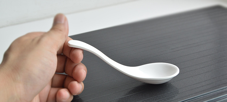 【图】现货批发康飞餐厅白色汤勺 火锅店小勺子 调羹 密胺a5日式小调