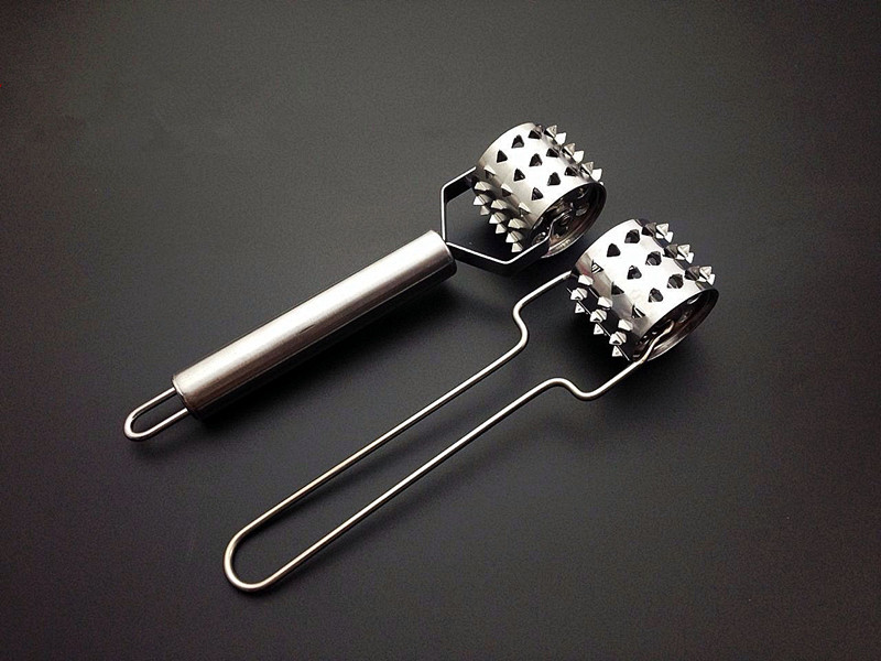 厂家直销管柄松肉器 厨房小工具不锈钢滚肉器 小额批发滚筒嫩肉器