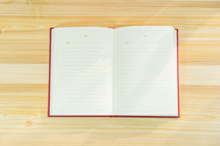 520时尚精品简约大方日记本白色条纹横格笔记本4718一件代发