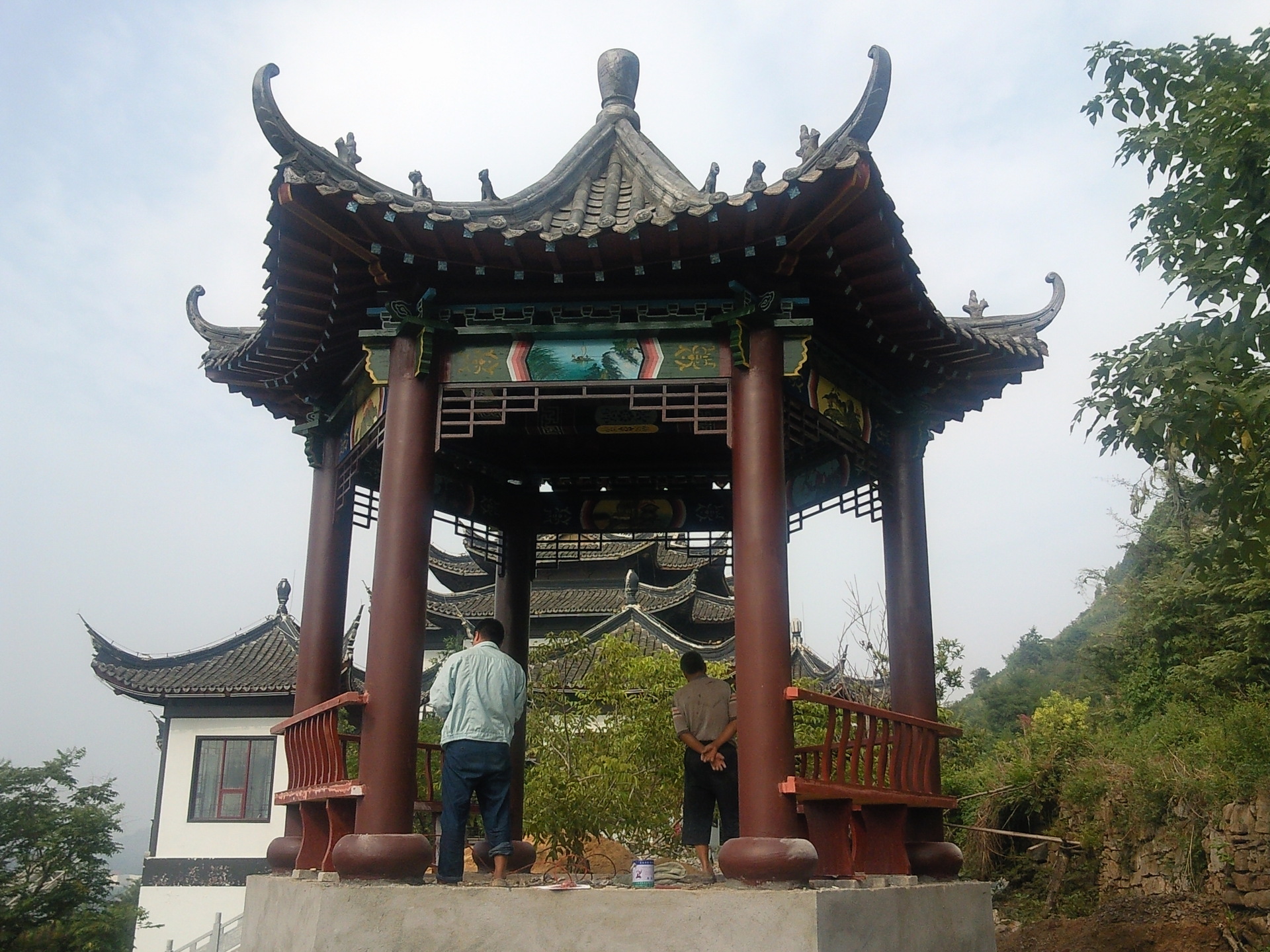 厂价制作水泥仿古六角凉亭,结构合理,工艺成熟,物美价廉.