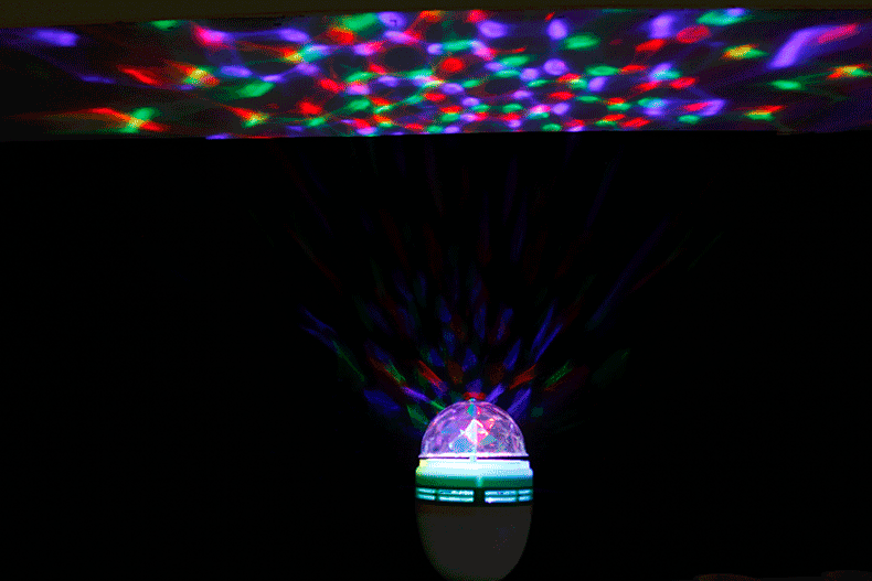 厂家直销非声控led舞台灯/七彩旋转灯光/ 酒吧/水晶魔球3w激光灯