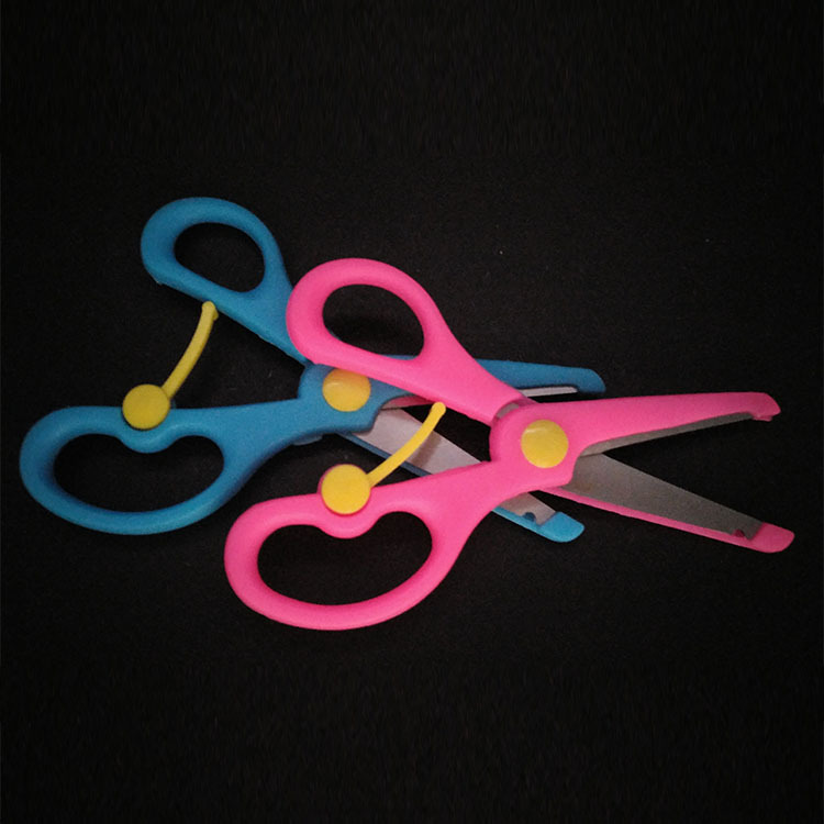 学生手工剪 弹簧剪 幼儿剪纸 安全小剪子 多功能剪刀