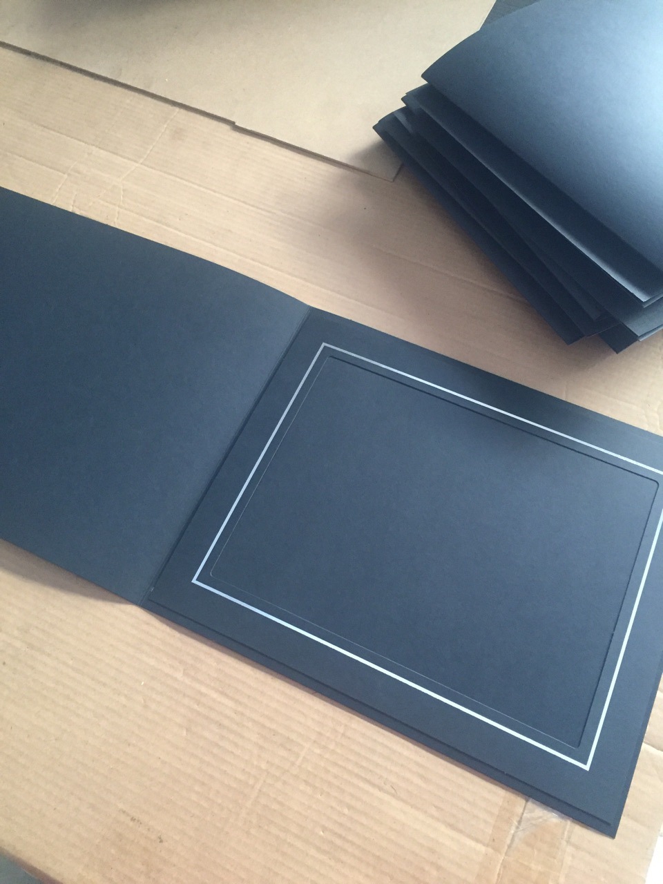 黑色卡纸质相册.折叠相册加工定制