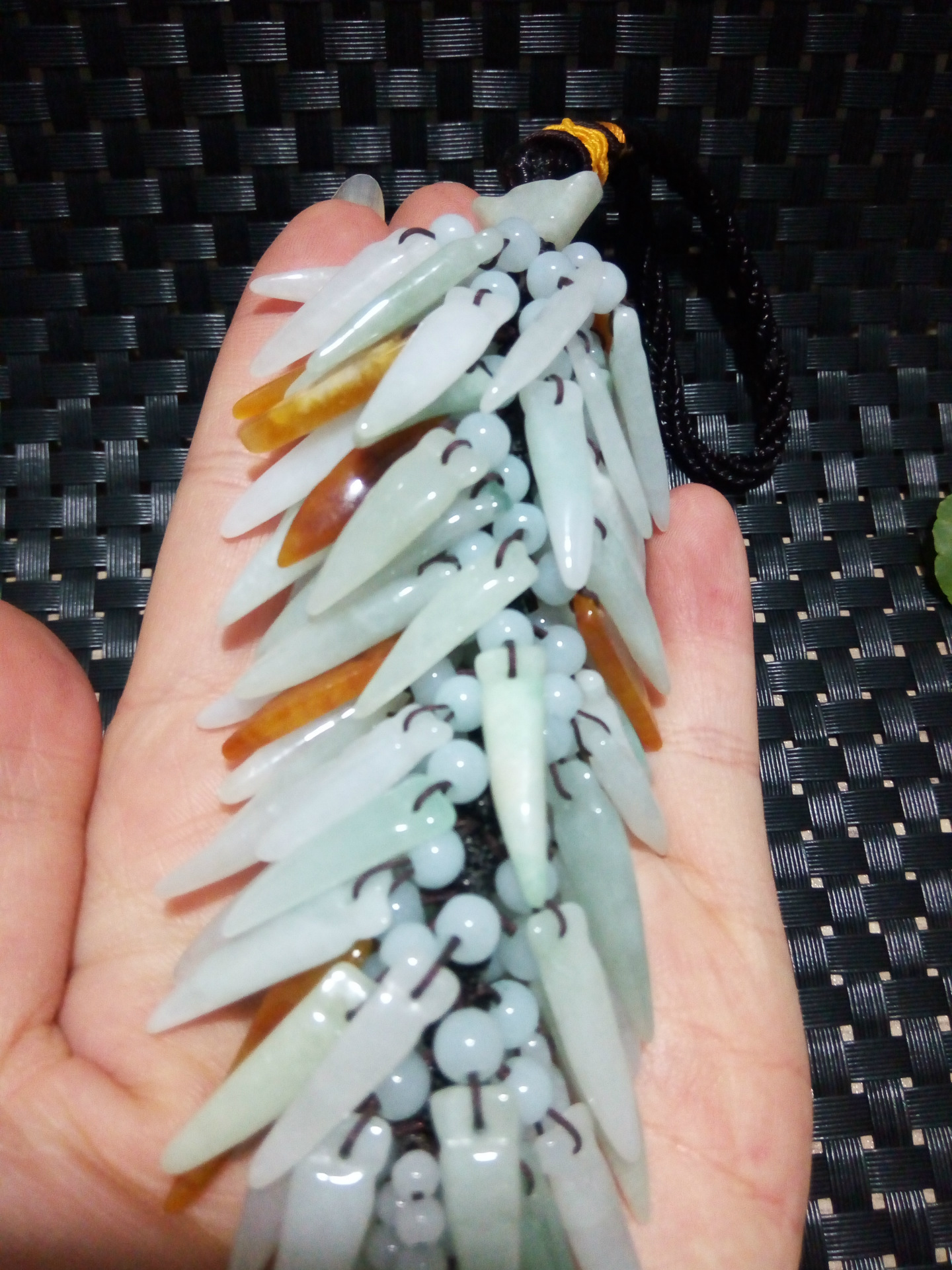 厂家直销天然翡翠车挂 三色小辣椒男女款翡翠玉石车挂