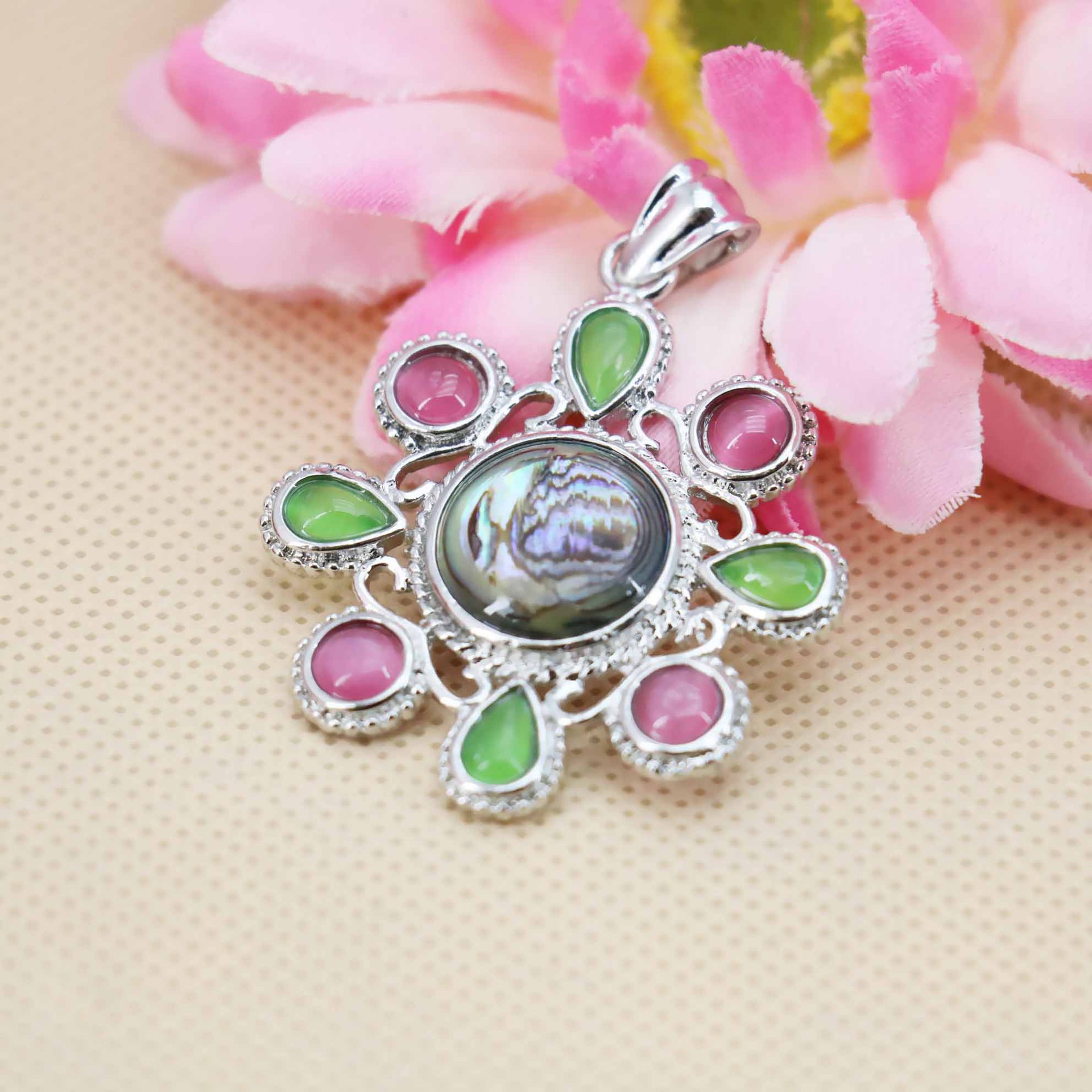 32mm天然彩贝吊坠女彩色猫眼石花朵贝壳项链配件diy礼物