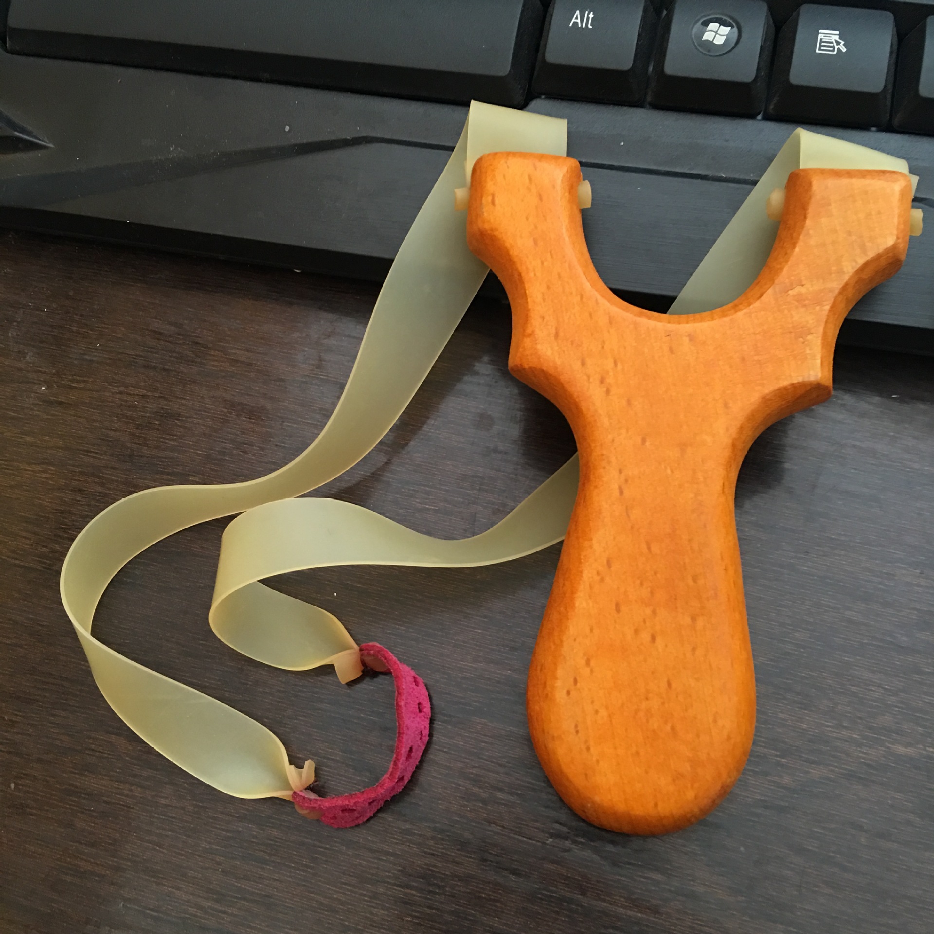 榉木扁皮筋弹弓 黄色漆榉木顶卡扁皮弹弓 户外竞技扁皮弓