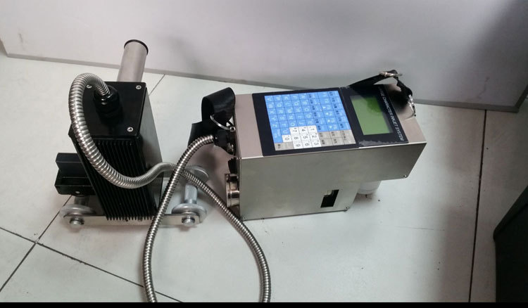 供应聊城临沂钢管钢板喷码机 保温材料手持大字符白墨喷码机