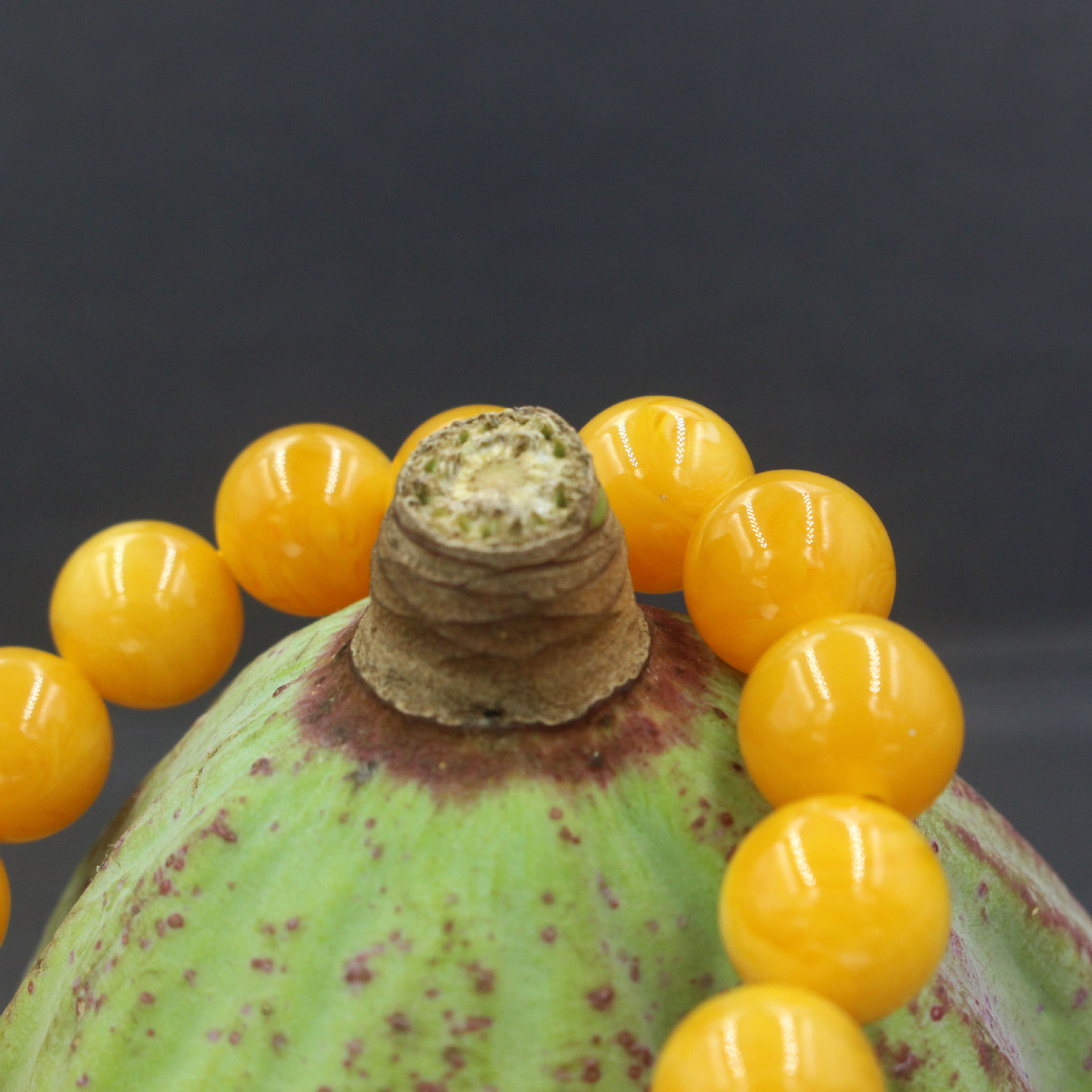 跑江湖人工合成老蜜蜡圆珠 手链鸡油黄蜜蜡琥珀手串厂家义乌批发