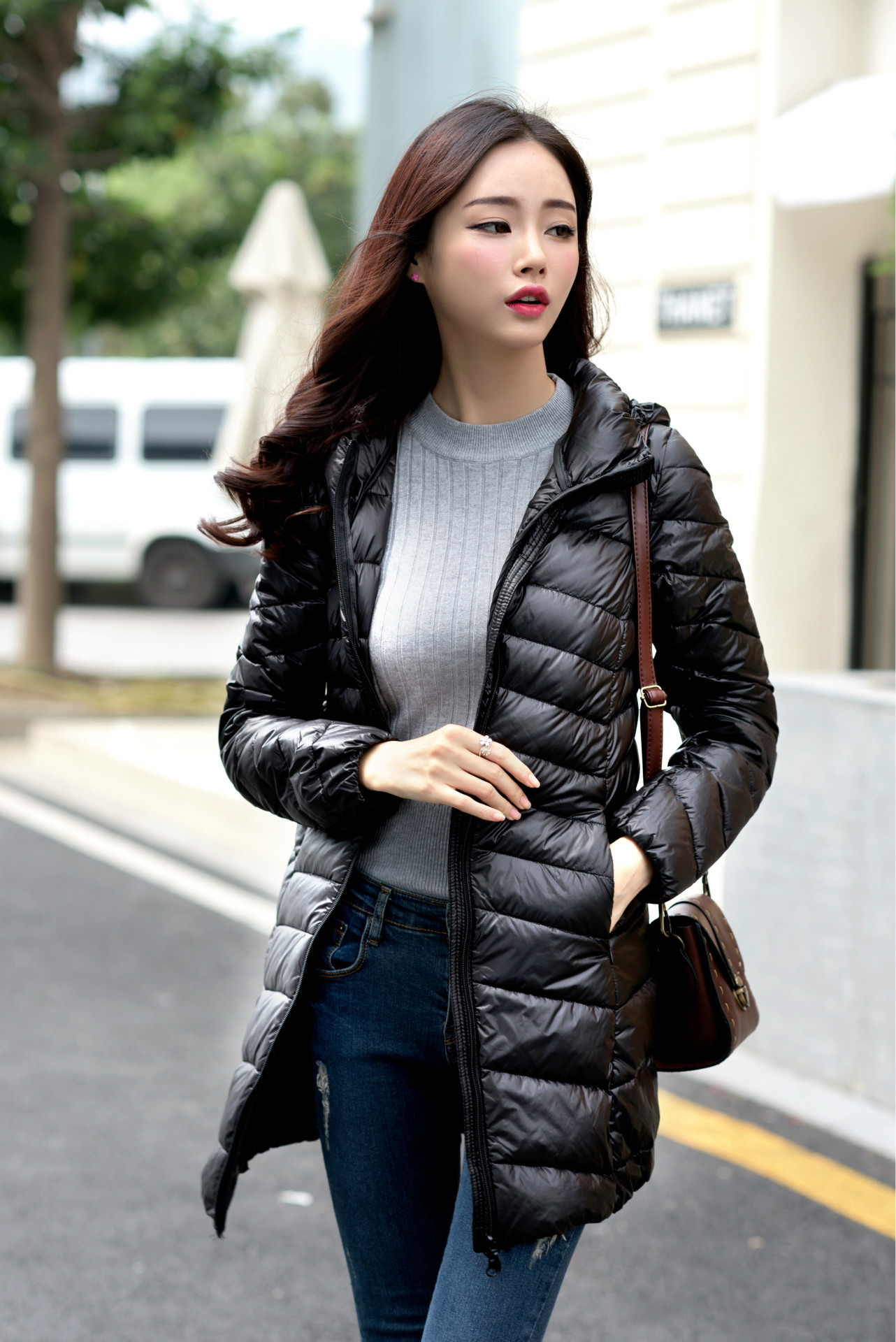 跨境货源新款韩版羽绒服女轻薄款连帽修身大码中长款外套厂家直批