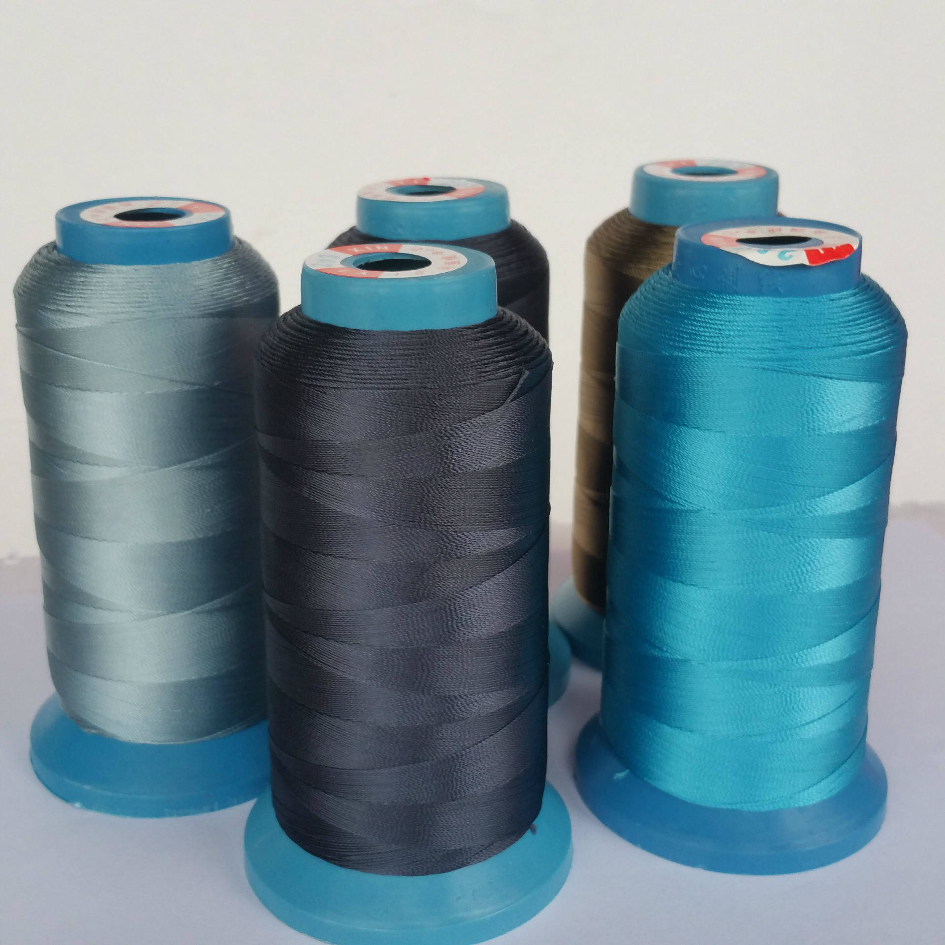 广州狮岭线厂批发210d/3特多龙3股30#高强箱包手袋真皮皮革针车线