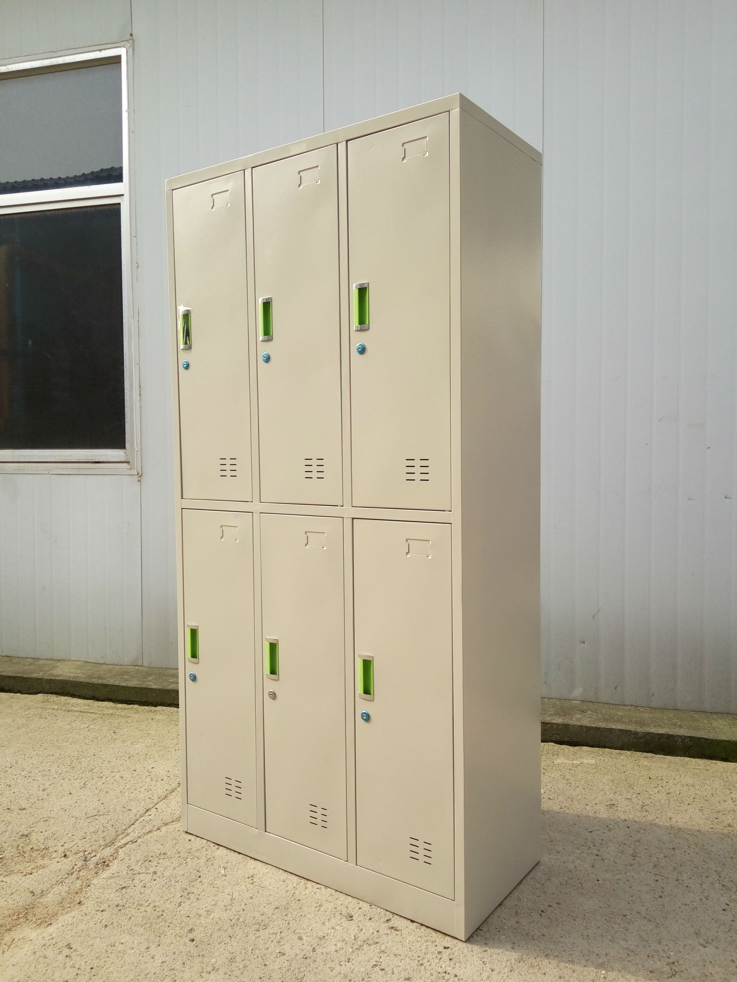 厂家供应三门更衣柜 浴室员工铁皮柜3门更衣柜 储物柜存包柜定做