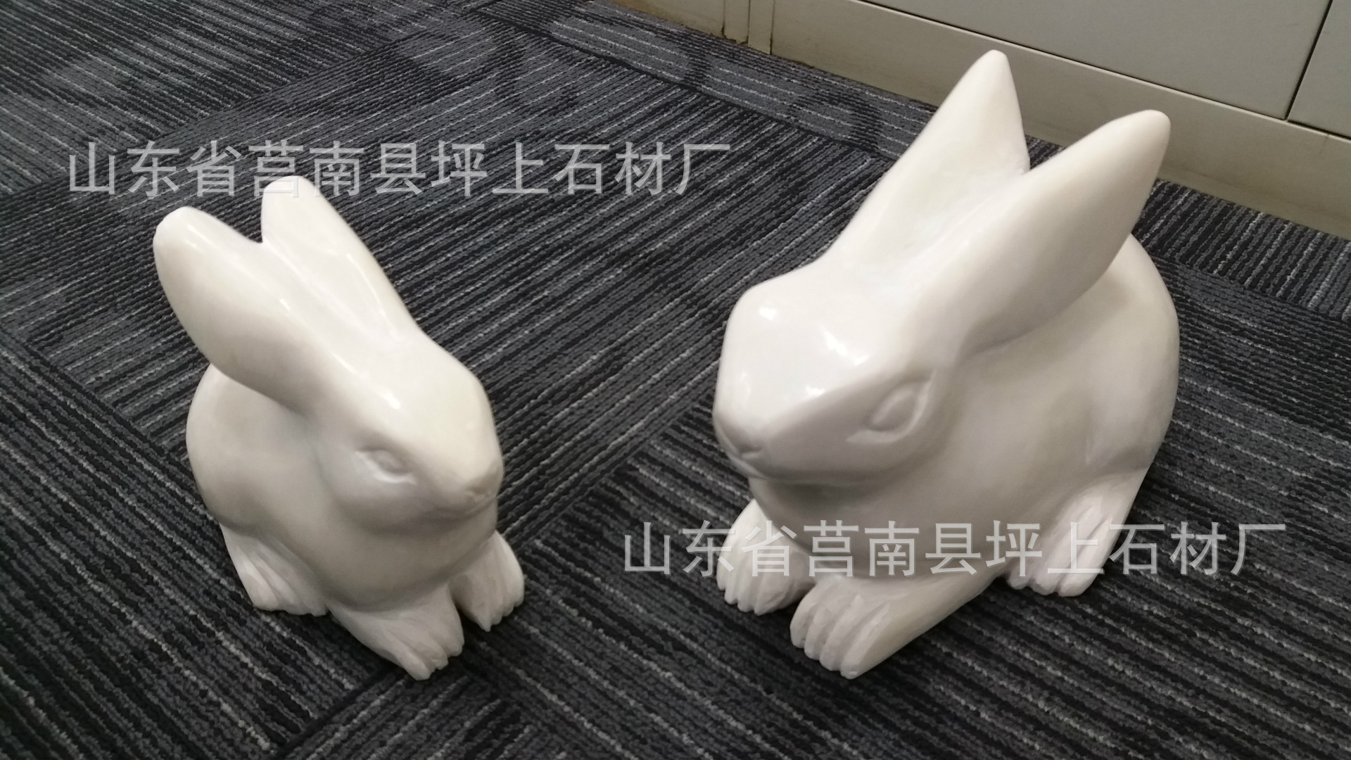 专业定制动物系列石雕——石雕兔子摆件