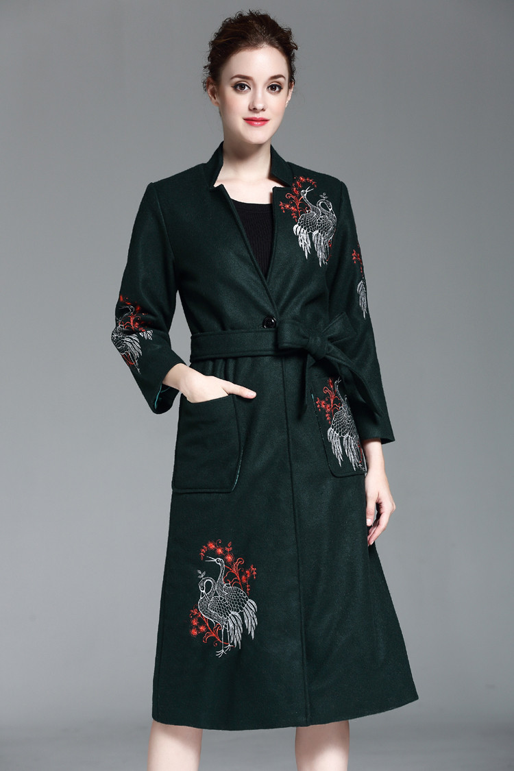 2017秋冬精品新款女装高雅仙鹤绣花暗扣系带中长款毛呢外套大衣女