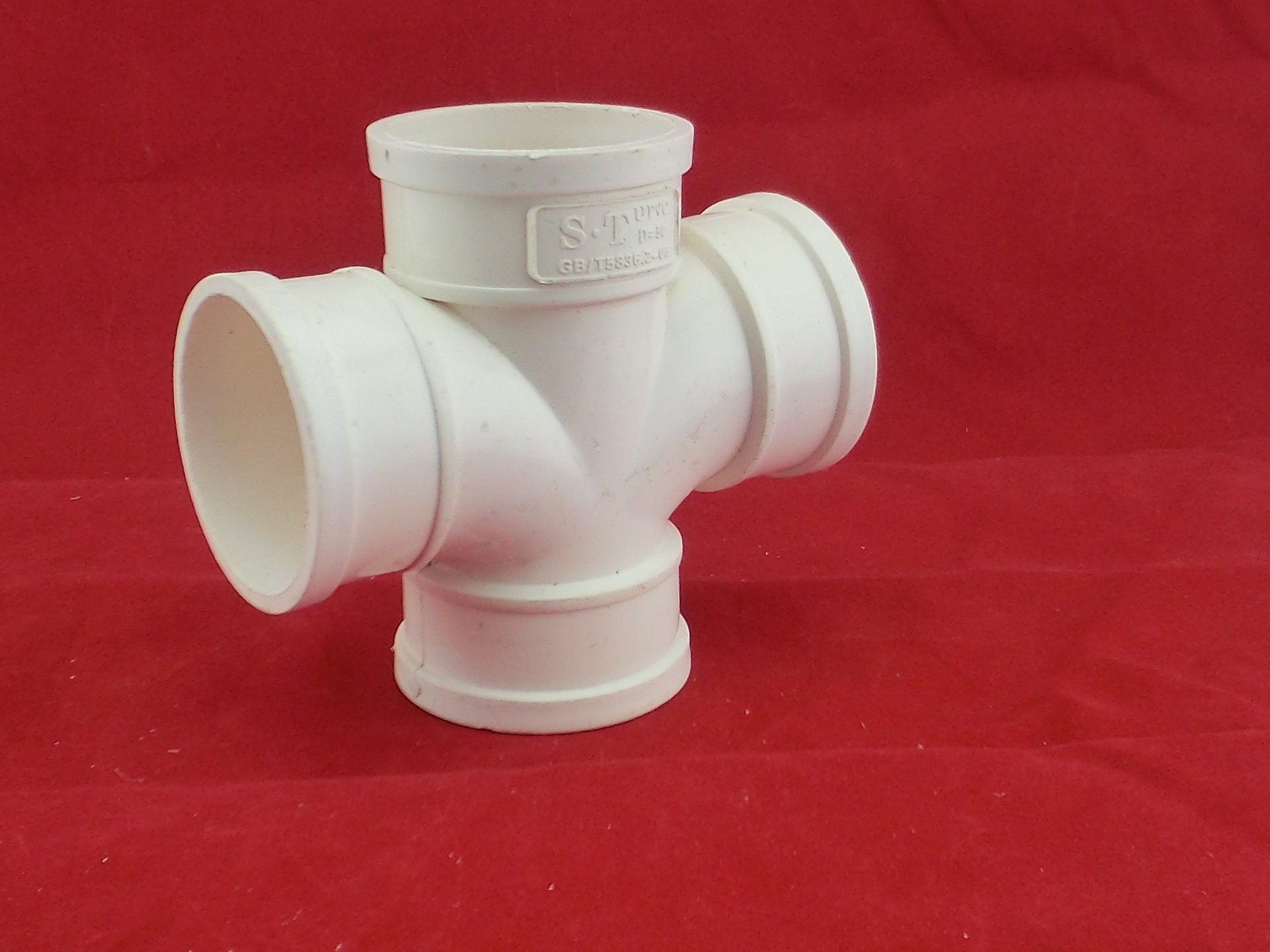 浩天水暖 欧福特pvc-u 平面四通 iv