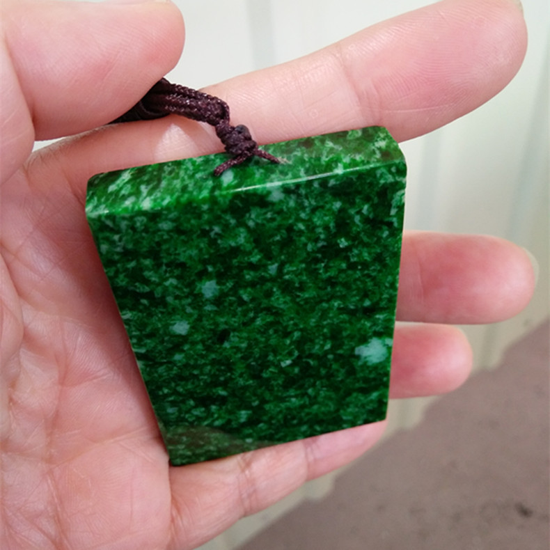 缅甸天然翡翠铁龙生厚装方牌子冈牌精美吊坠