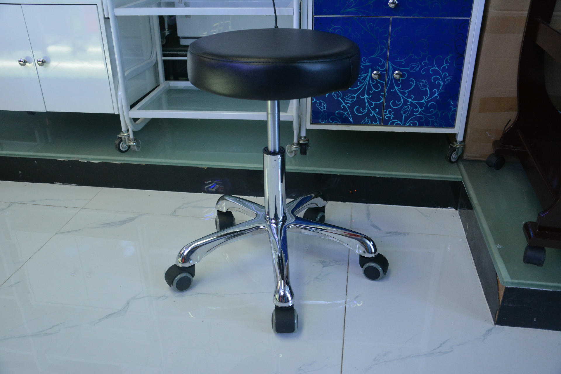 升降气压棒美容凳子 美发大工凳子 理发美容椅 师傅凳转椅