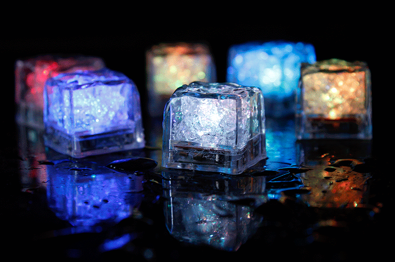 批发感应发光冰块 led七彩冰块闪光冰灯 婚庆夜店酒吧用品厂家