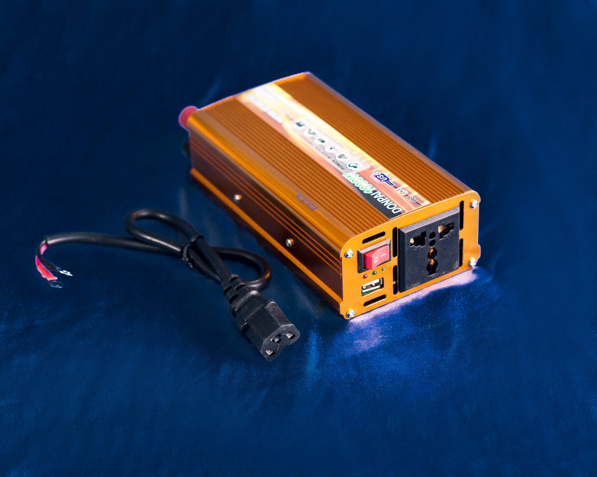 东派电源逆变器 外置双保险设计 带usb输出 大量批发销售