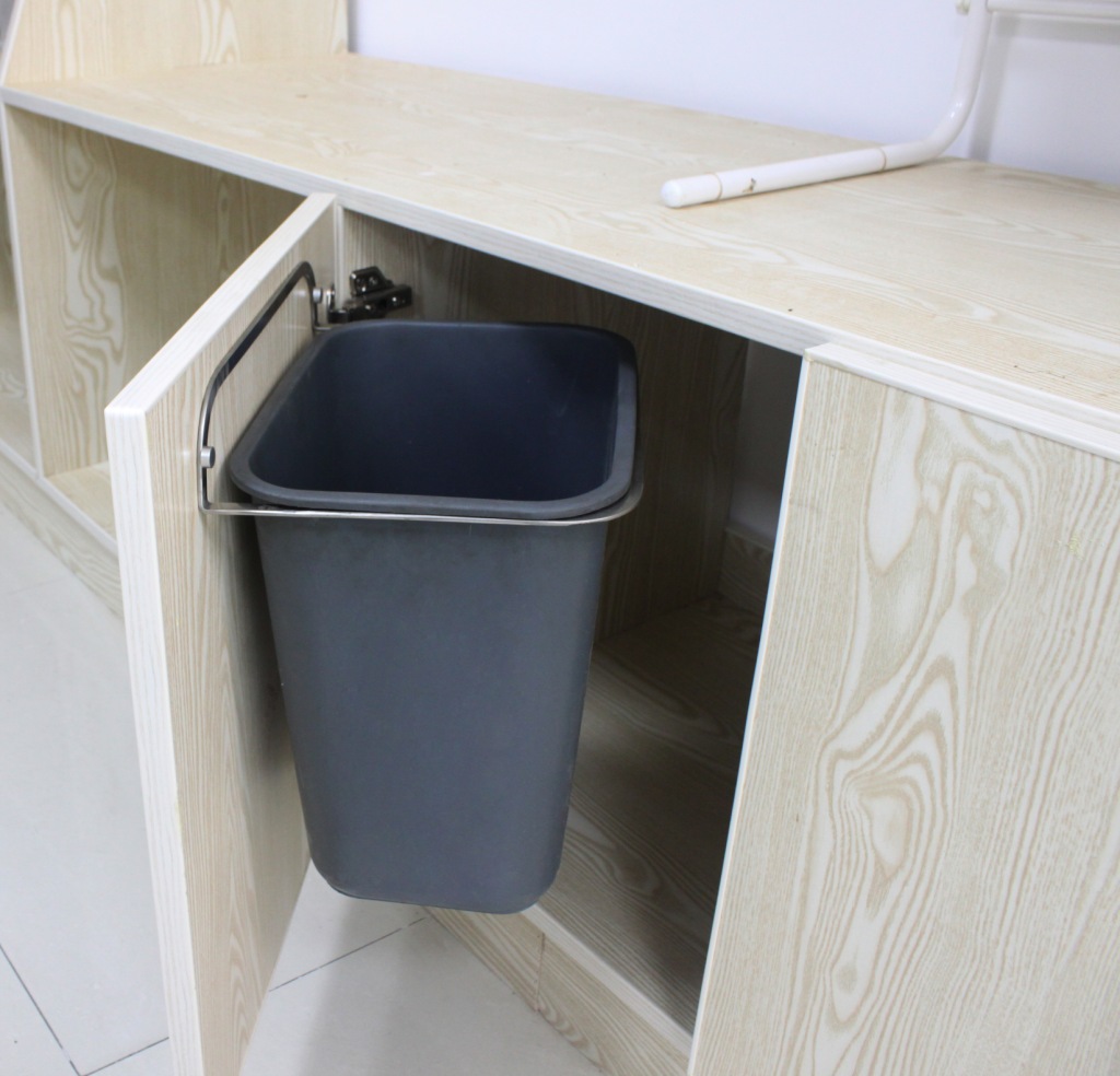 隐藏式垃圾桶:不锈钢支架 塑料垃圾桶 整体尺寸:300x230x360mm 净重