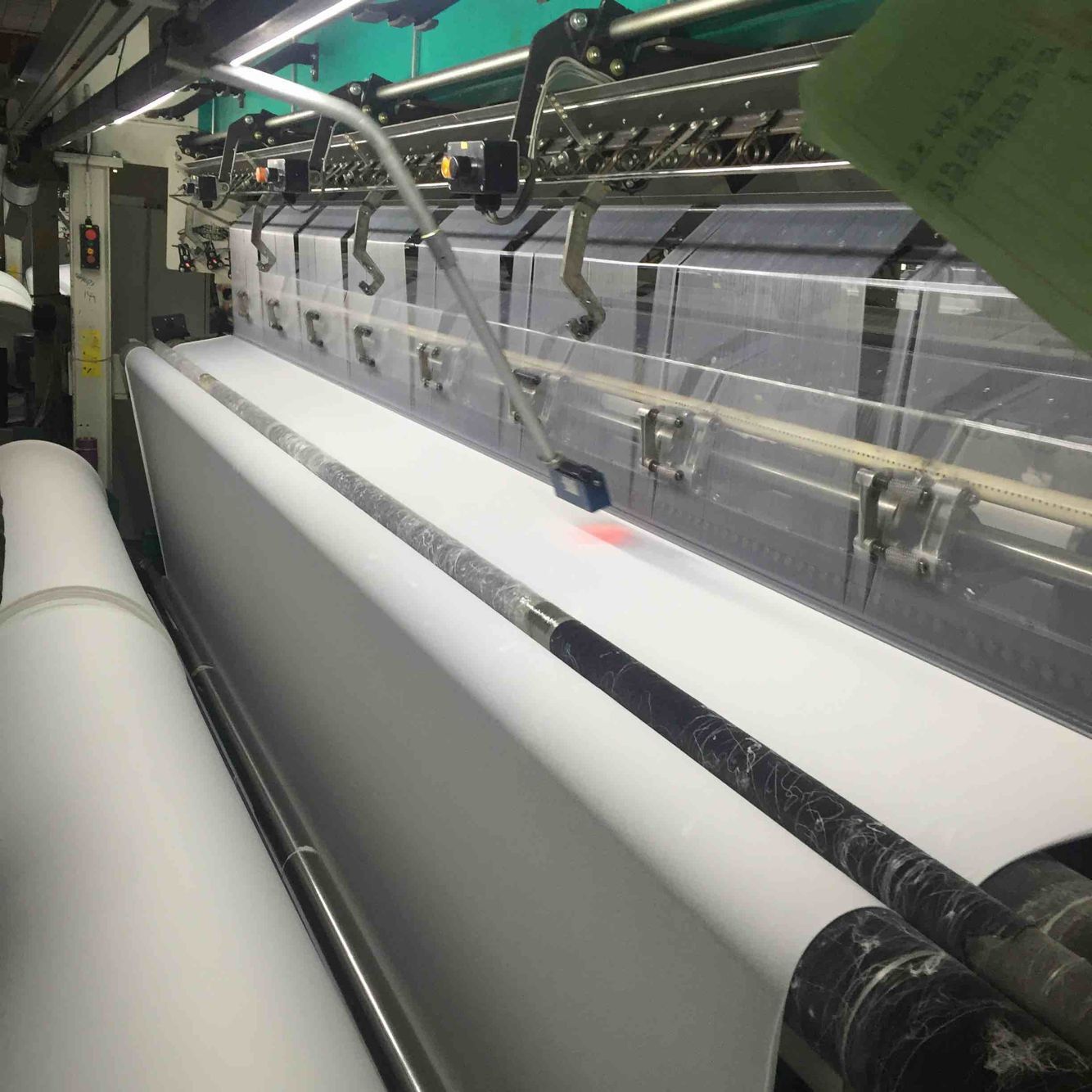 经编绒厂家销售 125克圈绒 拉毛布 黑色天鹅绒起毛布复合厂复合