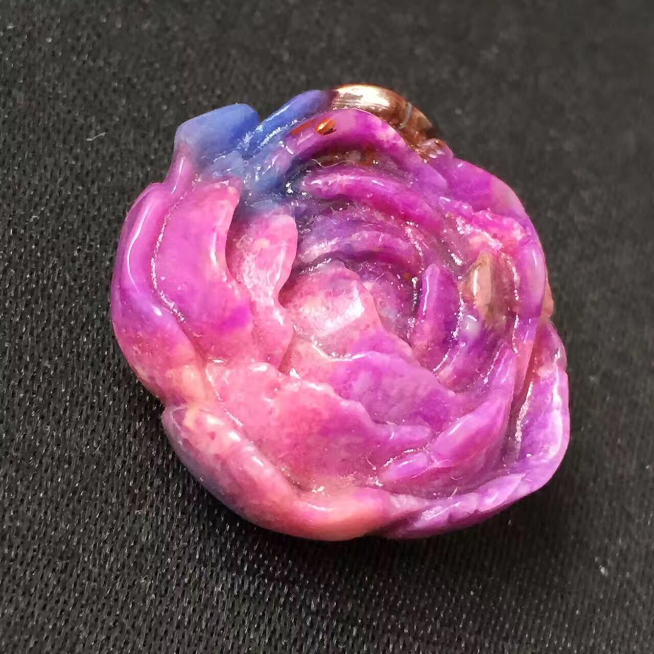 天然南非原矿樱花粉色玉华苏纪石裸石雕刻玫瑰花吊坠 高档时尚