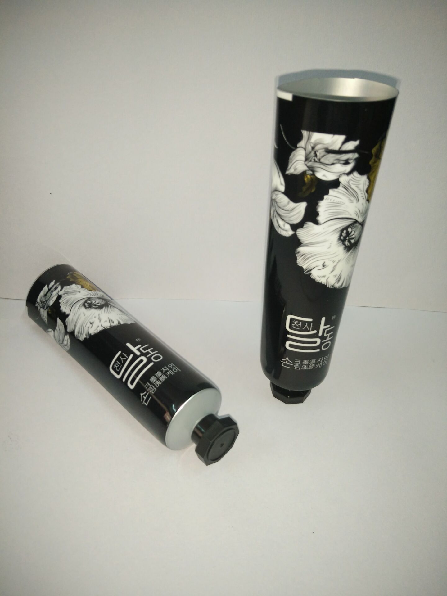 铝塑复合管 牙膏管 化妆品软管 厂家生产各种高档化妆品软管