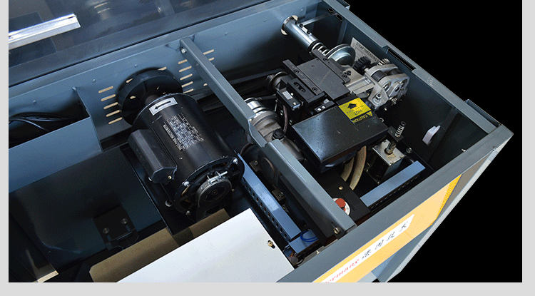 东莞特供价卡斯特高档半自动打包机捆包机捆扎机加厚铜芯电机低台