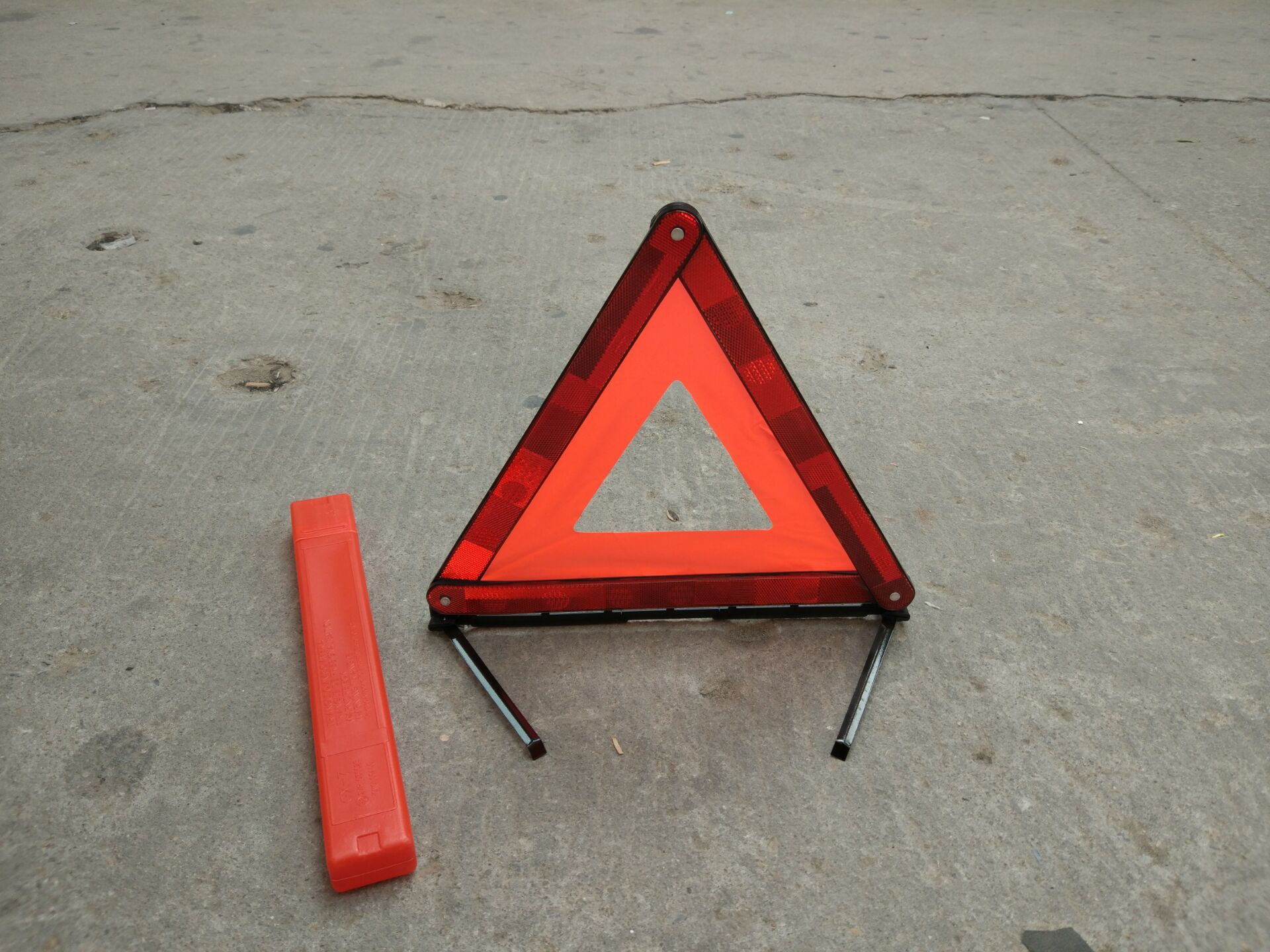 汽车三角架小红盒警示牌pvc标志车用故障反光安全停车警示牌批发