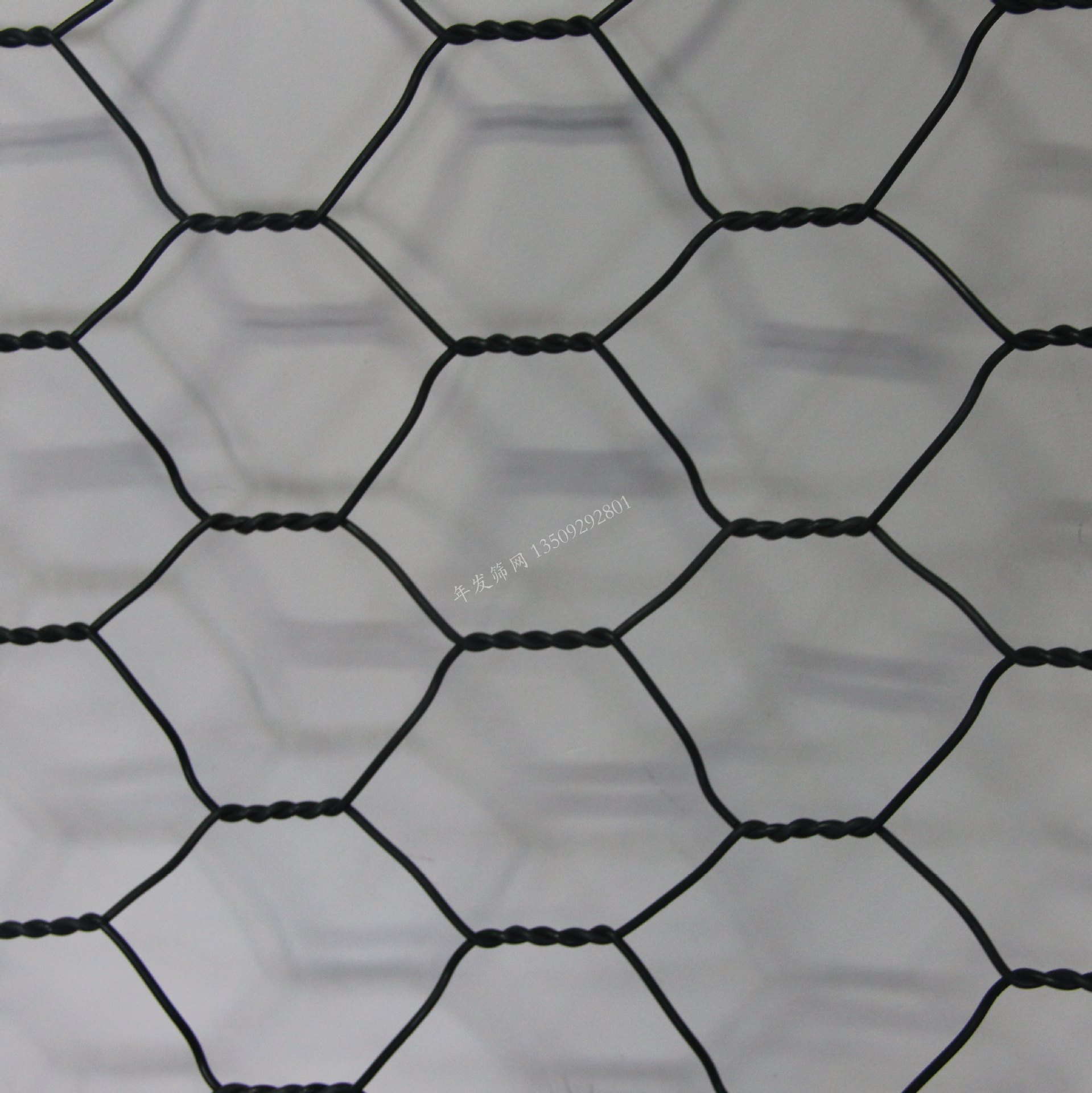 广州年发厂家直供锌铝合金覆塑石笼网 双隔