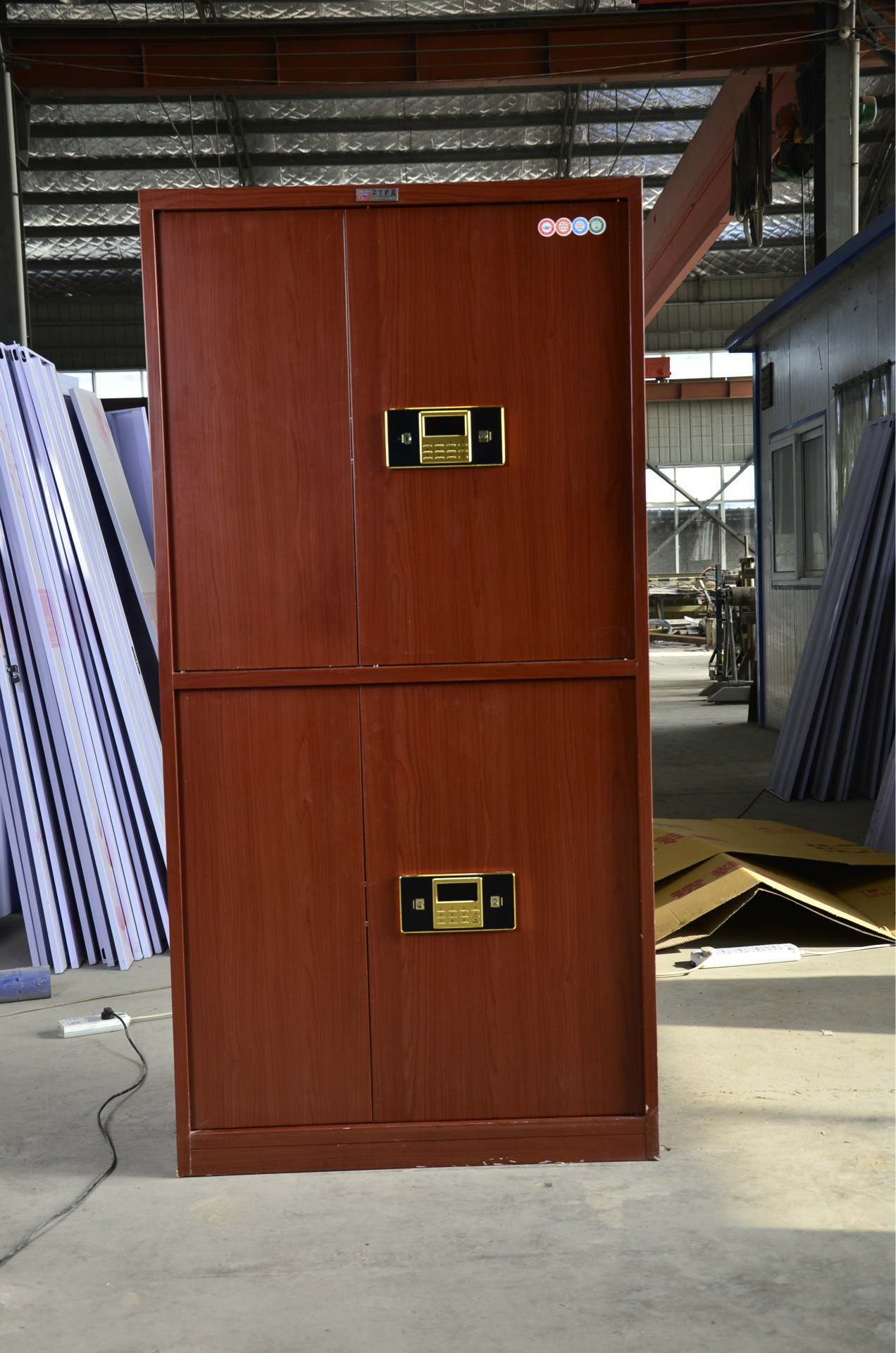 钢制红木纹电子保密柜指纹密码锁办公文件柜防盗档案柜加厚可定制